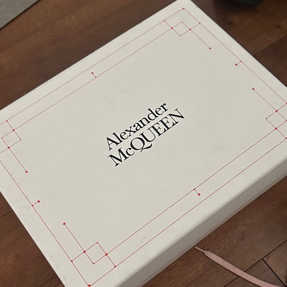 Alexander McQueen Women's Sneakers in Pink and Cream - Picture 2 of 8